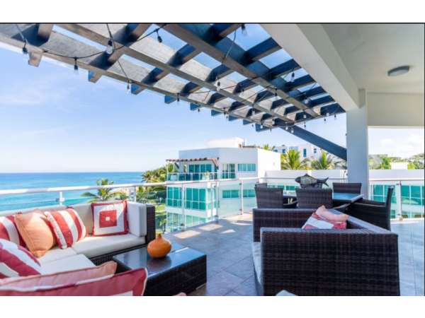 Stunning 4 Bedrooms & 2 Levels Ocean Front