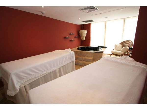 1 Bedroom Waterfront Condo On Puerto Bahia