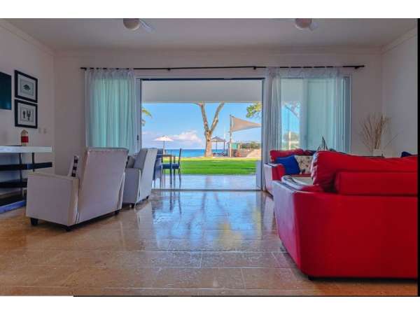 Beautiful And Comfortable 3 Bedrooms Beachfront