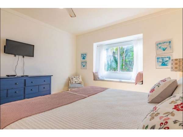 Beautiful And Comfortable 3 Bedrooms Beachfront