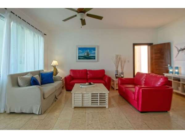 Beautiful And Comfortable 3 Bedrooms Beachfront