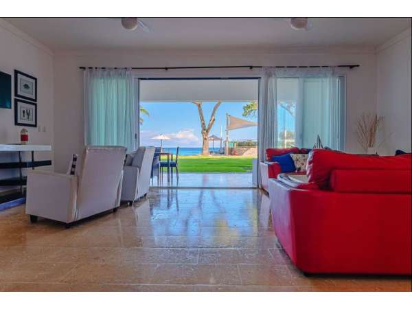 Beautiful And Comfortable 3 Bedrooms Beachfront