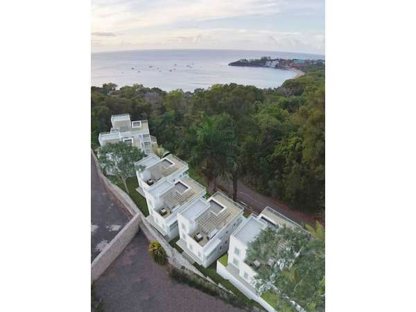 Two Storey-home With Astonishing Bay View