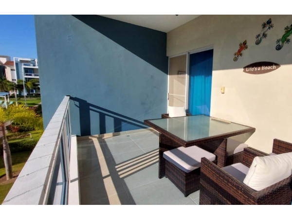 Fully Furnished 2 Bedroom Condo With Incredible