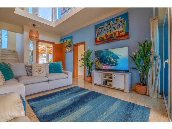 Tropical Home Close To Everything