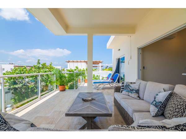 Tropical Home Close To Everything