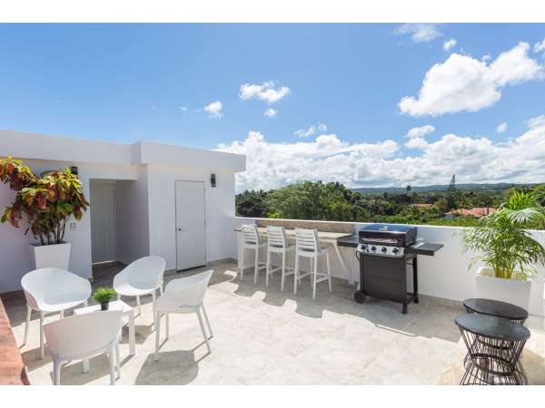 Oceanview Penthouse With Private Rooftop Terrace