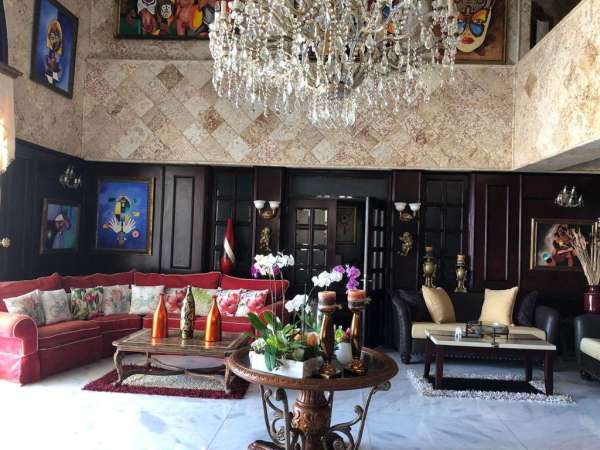 Fully Furnished 10 Bedroom Private Villa!