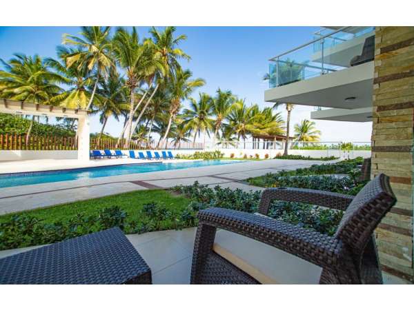 One-bedroom Oceanfront Condo