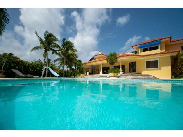 Reduced Luxury & Classic Caribbean Villa