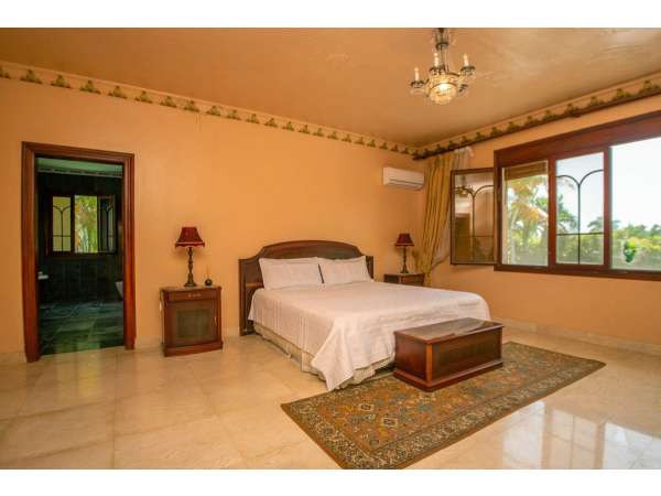 Reduced Luxury & Classic Caribbean Villa