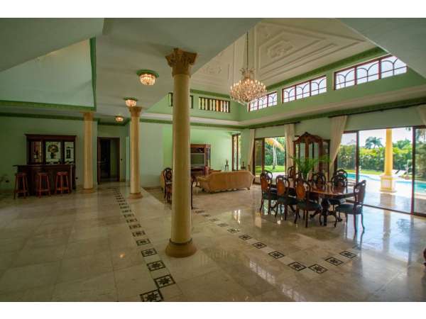 Reduced Luxury & Classic Caribbean Villa