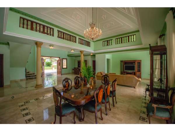 Reduced Luxury & Classic Caribbean Villa