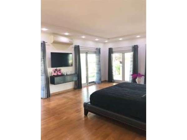 5 Bedroom Villa (house) In Costa Bavaro