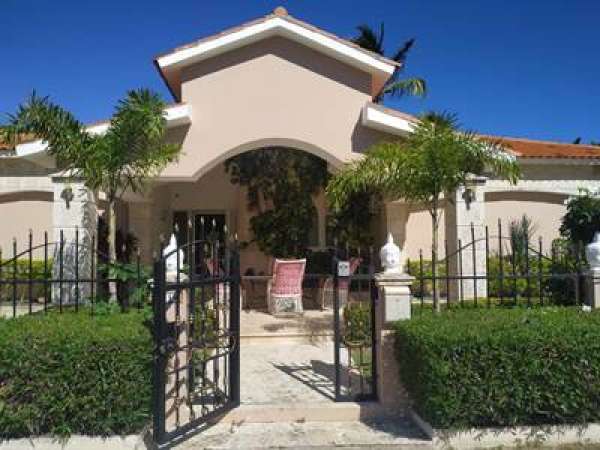 5 Bedroom Villa (house) In Costa Bavaro