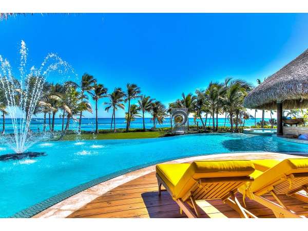 Beachfront 5 Bedroom Villa In Puntacana Resort &