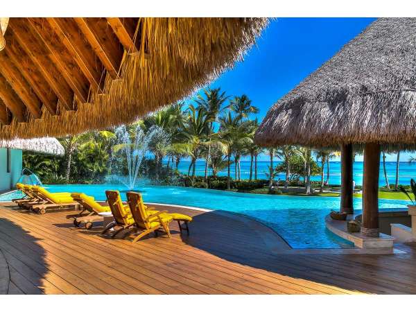 Beachfront 5 Bedroom Villa In Puntacana Resort &