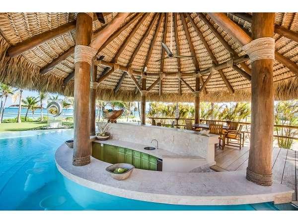 Beachfront 5 Bedroom Villa In Puntacana Resort &