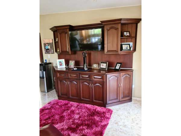 This Beautifull Secondfloor 2 Bedroom 2 Bathroom