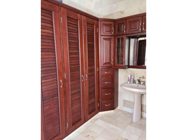 This Beautifull Secondfloor 2 Bedroom 2 Bathroom