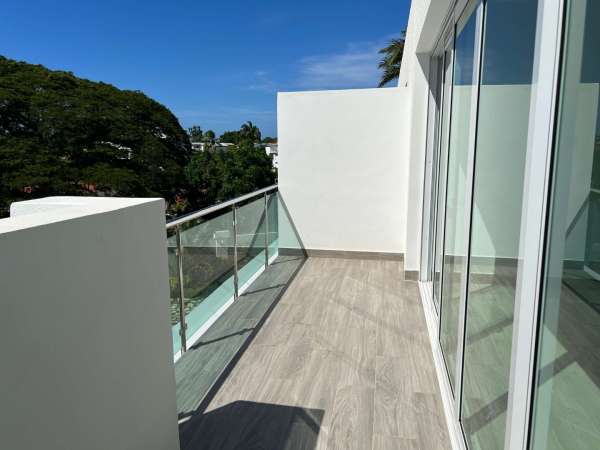 Brand New Penthouse Condos In Exclusive Gated