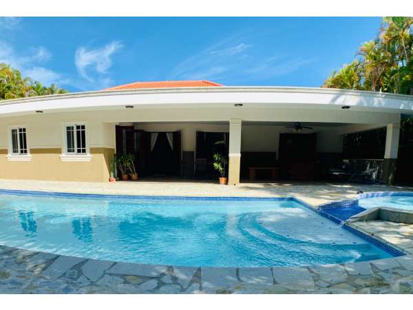 Wonderful 4 Bedroom Villa Priced To Sell