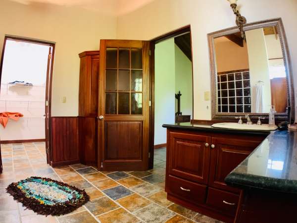 Wonderful 4 Bedroom Villa Priced To Sell