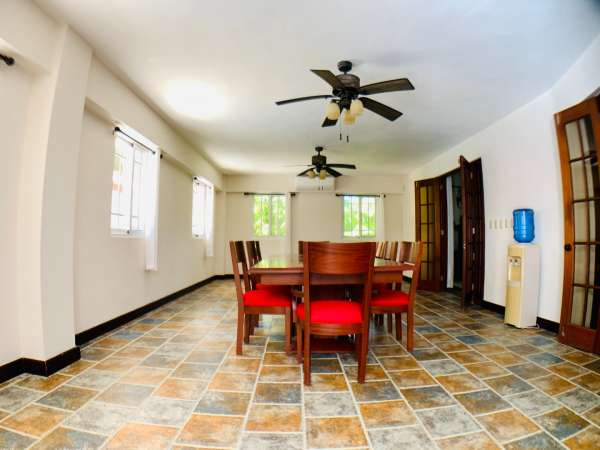 Wonderful 4 Bedroom Villa Priced To Sell