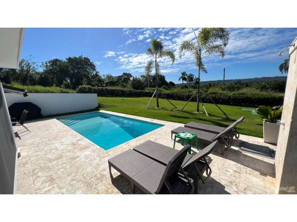 Modern And Beautiful 3 Bedroom Villa Near