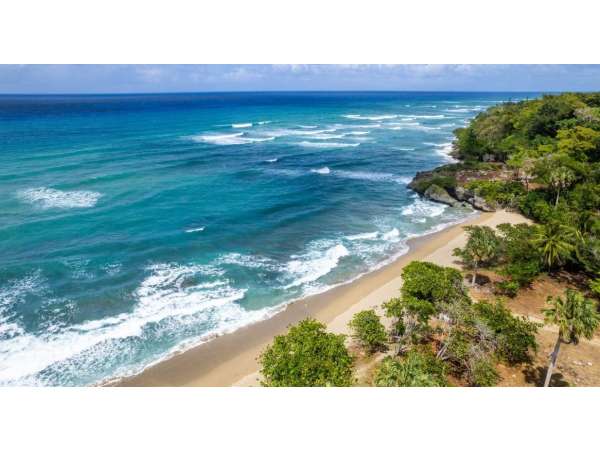 Two Bedroom Oceanview Condo On A Secluded Beach