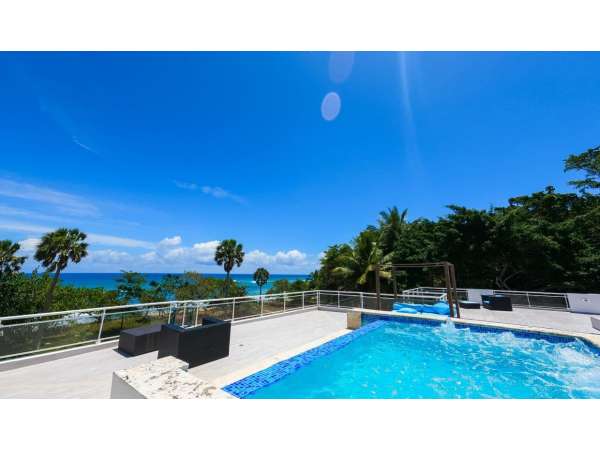 Two Bedroom Oceanview Condo On A Secluded Beach