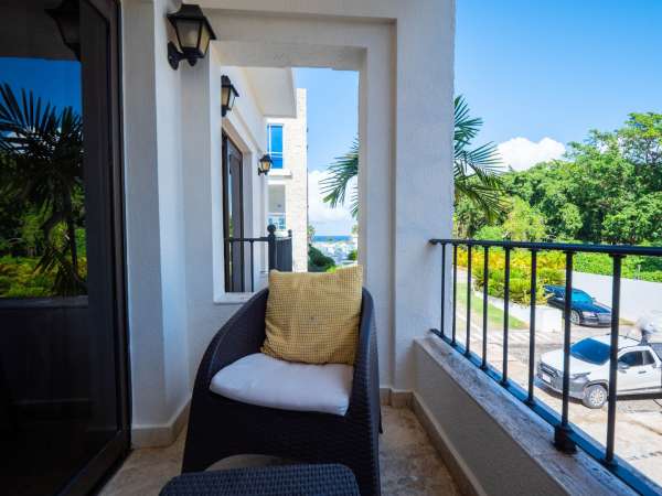 Two Bedroom Oceanview Condo On A Secluded Beach