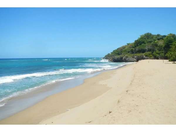 Two Bedroom Oceanview Condo On A Secluded Beach