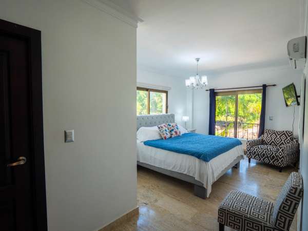 Two Bedroom Oceanview Condo On A Secluded Beach