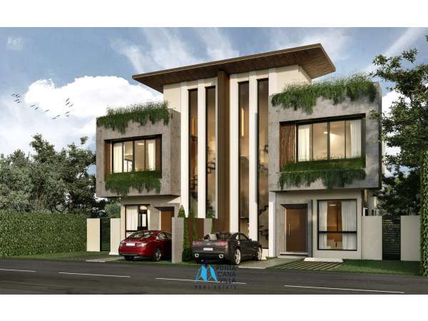 Luxurious Three Bedroom Townhouse For Sale In