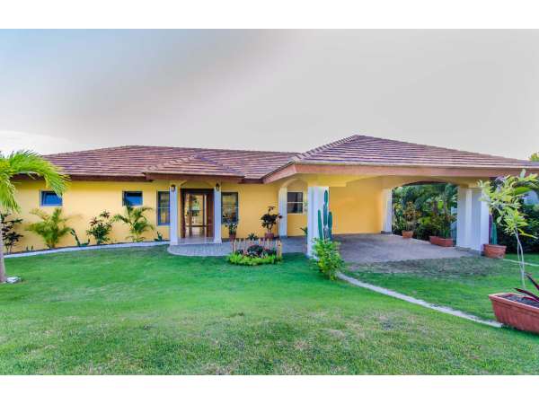 Amazing Villa For Sale In A Gated Community.