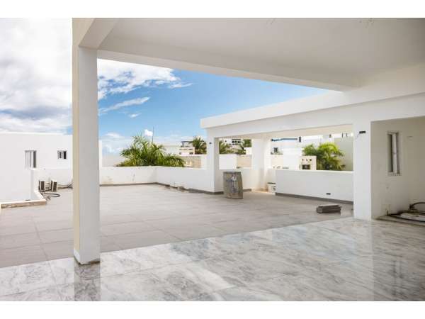 New Oceanfront Condos In The Finishing Phase.