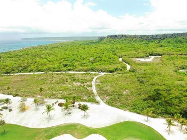 Land Lot For Sale In Cap Cana 2500 Sq.m / 26909 Sq