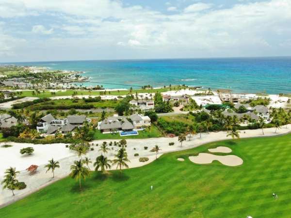 Luxury Land Lot For Prime Villa Construction In