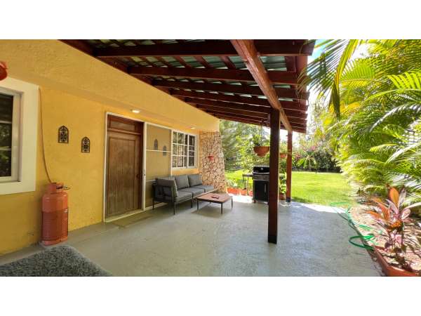 Spacious Villa With Golf Course Views