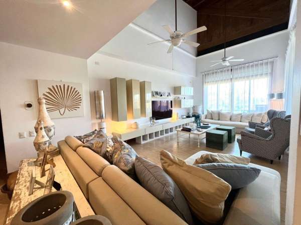 Elegant 3-bedroom Apartment In Casa De Campo: