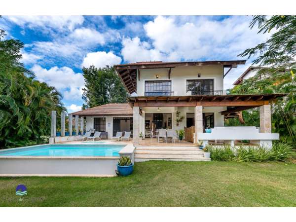 Luxurious Villa Oasis In Casa De Campo: A Serene