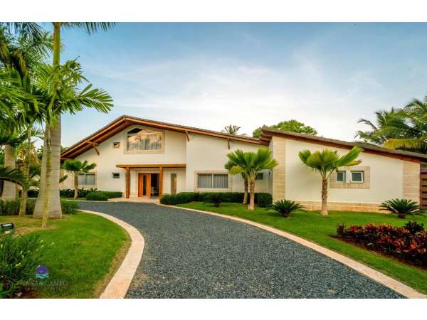 Modern Elegance Meets Golf Course Views In Casa De