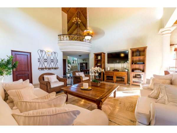 Exquisite 5-bedroom Villa In Casa De Campo: A