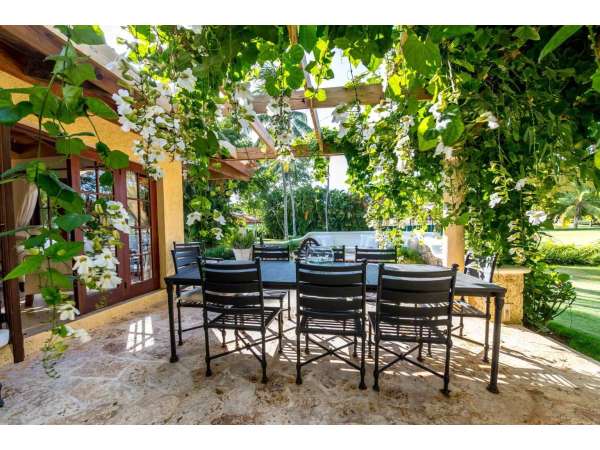 Exquisite 5-bedroom Villa In Casa De Campo: A