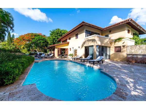 Exquisite 5-bedroom Villa In Casa De Campo: A