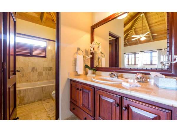 Exquisite 5-bedroom Villa In Casa De Campo: A