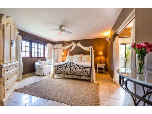 Exquisite 5-bedroom Villa In Casa De Campo: A