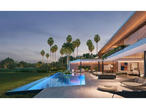 Golf Course Elegance: Spectacular 6-bedroom Villa