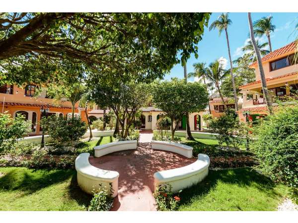 Los Corales Condo: Modern 1br Apartment In Bavaro
